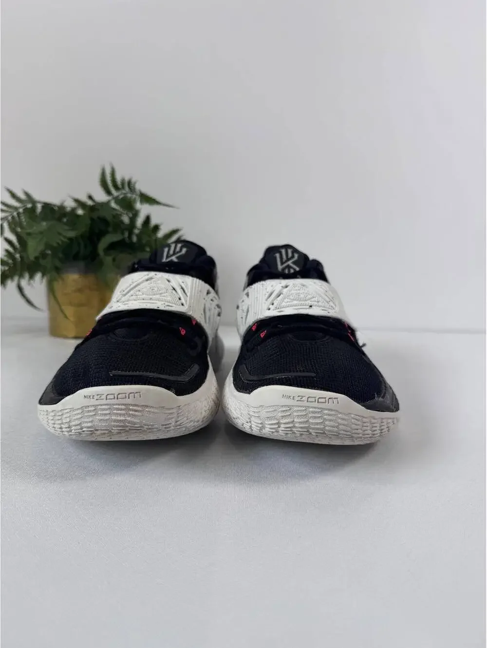 Nike Kyrie Low Team 3 Men's Basketball Streetwear Sneakers Black White Size 9